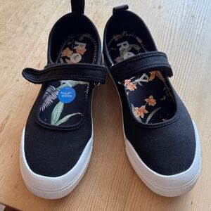 ROXY Mary Jane Sunfari sneakers, 7.5. True to size. Excellent!